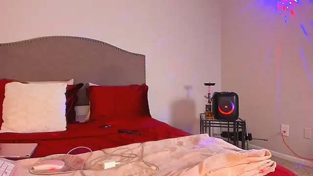 yiauana live sex cam