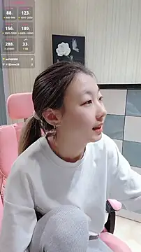 Deserve_E live sex cam