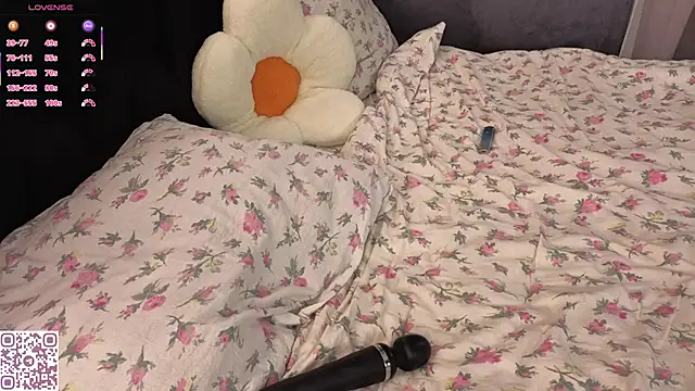 ElvinaRose live sex cam