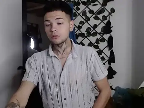 MarceloMilk live sex cam