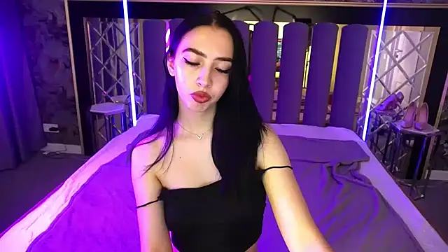 WildKittenX_'s cam snapshot