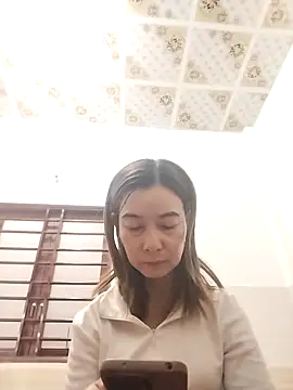 Sexy-ladyboobs20's cam snapshot