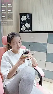 Deserve_E live sex cam