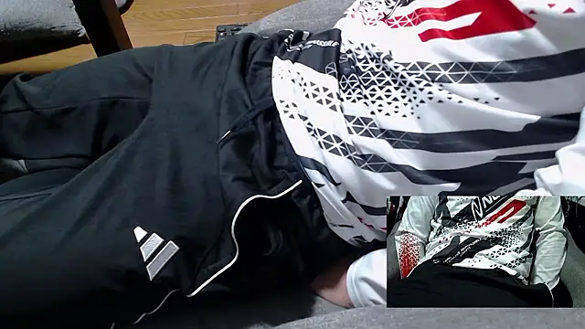 Yasu2000 live sex cam