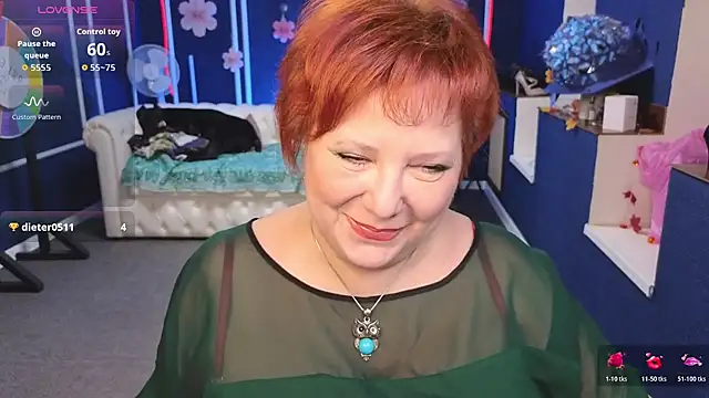 Kira_Kenett live sex cam