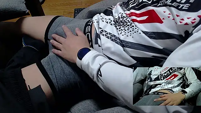 Yasu2000 live sex cam