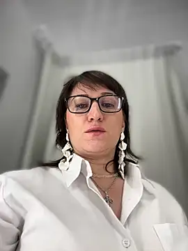 ZhenjaPoledance live sex cam