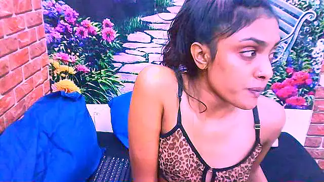 IndianPretty1's cam snapshot