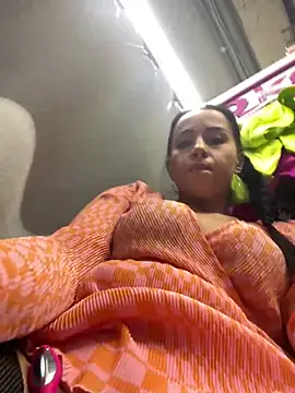 CrazzyChicks live sex cam