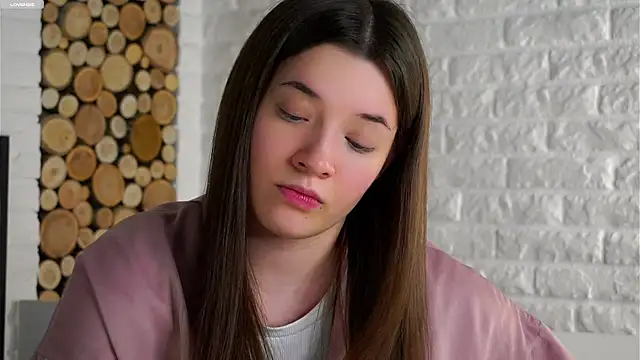 LowOncoming live sex cam