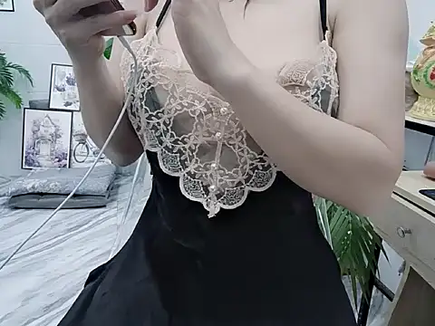 Lyly-2k5 live sex cam