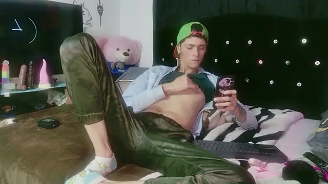 Tyler_cat's cam snapshot