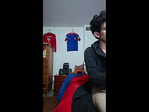 ALBEIROFOOTBALL1992's cam snapshot