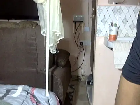 Fuckboy_yummy's cam snapshot