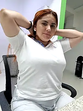 girl_redhead_bigtits's cam snapshot