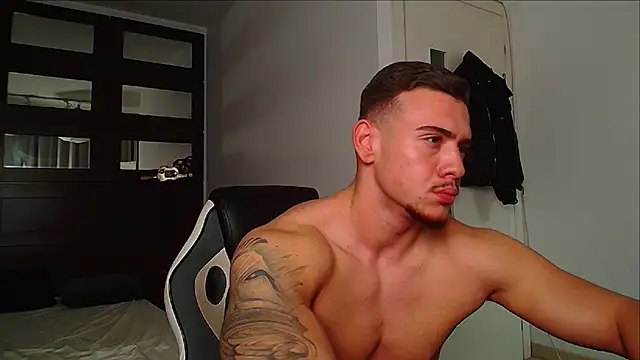 ElijahThorne live sex cam