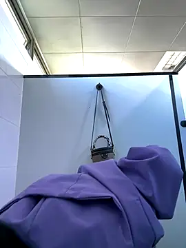 so-linger live sex cam