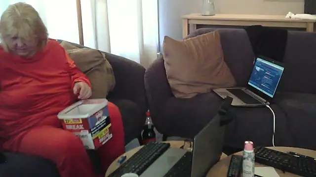 Sylviastar46 live sex cam