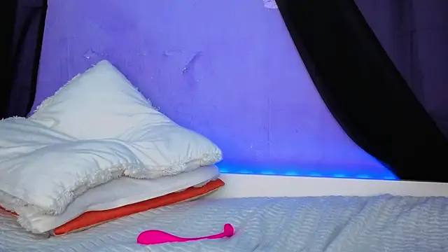 Scarlettsrorm live sex cam