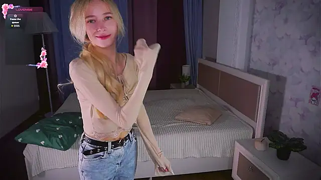 LynetBurby live sex cam