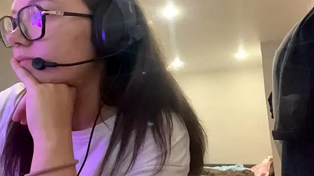 KerriMcbreen's cam snapshot