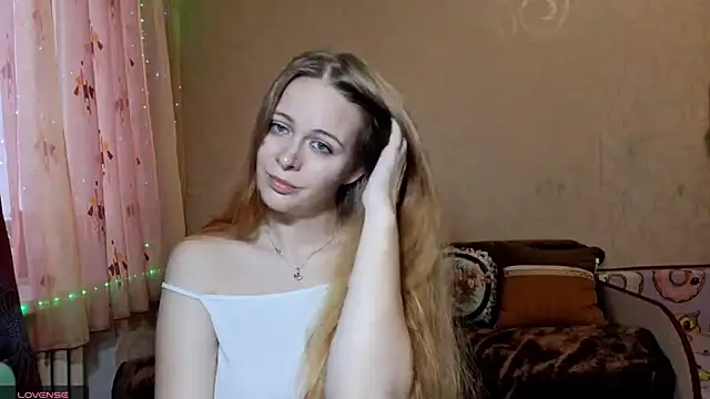 RomonaBustad's cam snapshot