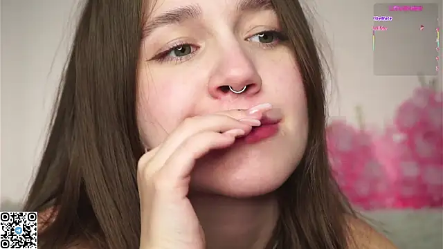 AmiLewis live sex cam