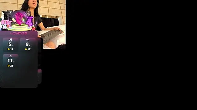 RoxyLior's cam snapshot