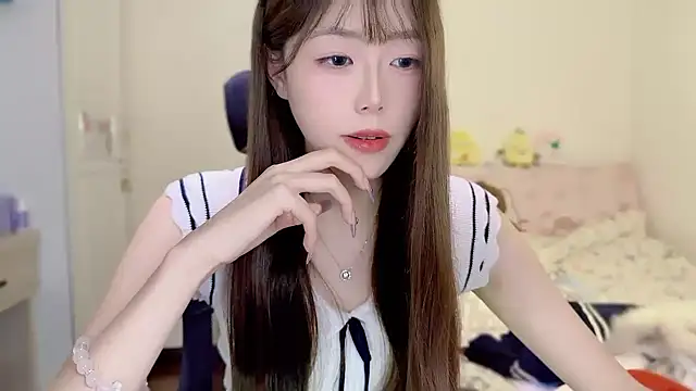 Onecutelittle's cam snapshot