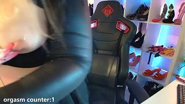 MariellaSun_'s cam snapshot