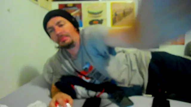 cloudyystar666's cam snapshot