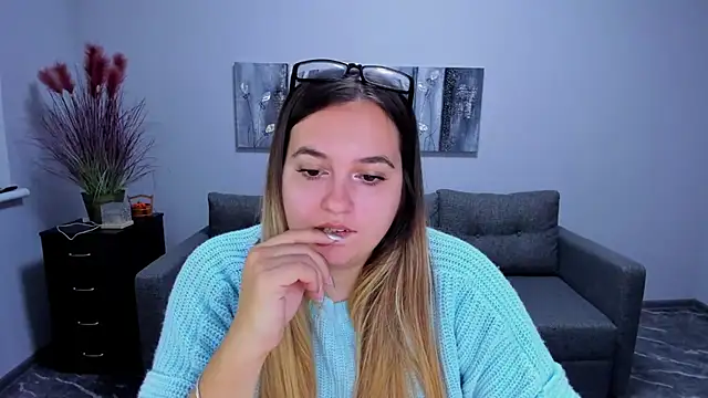 Maria_Bond's cam snapshot