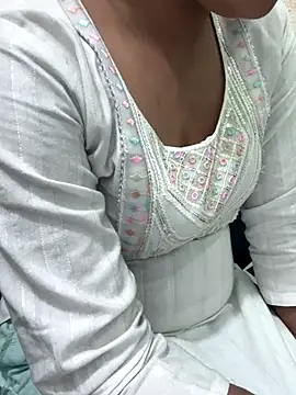 Juliekhan_98's cam snapshot