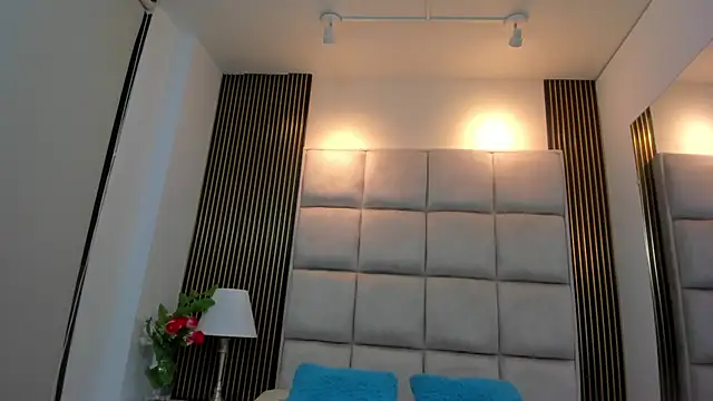 miaa_blommy's cam snapshot