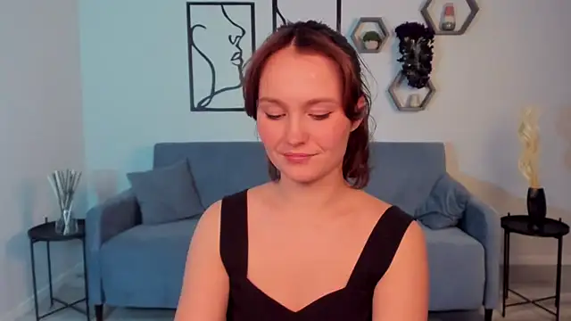 BritnieCute live sex cam