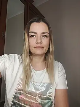 KrissSexi live sex cam