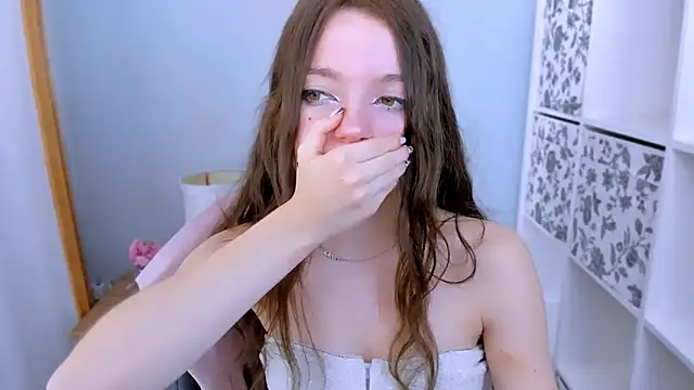 GraceLips live sex cam