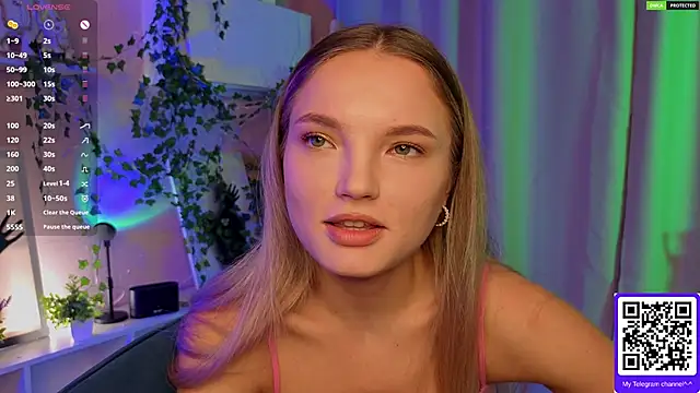 JulieLupo live sex cam