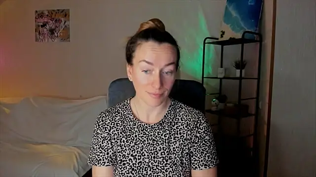 RebeccaMartinez live sex cam