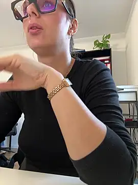 Hii_Lolla live sex cam