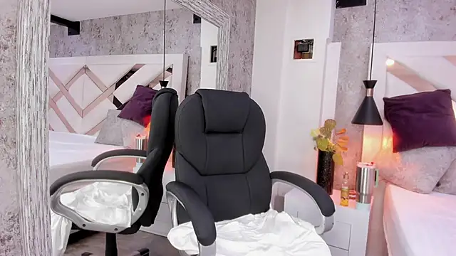 Megan-8 live sex cam