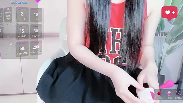 LINNIE05 live sex cam