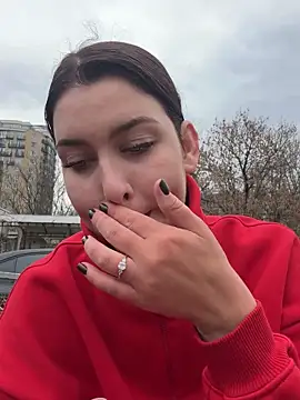 KikiWatson live sex cam