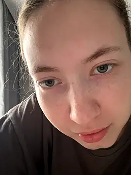 Holy_Poly's cam snapshot