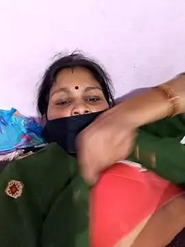 Indian-couple2025's cam snapshot