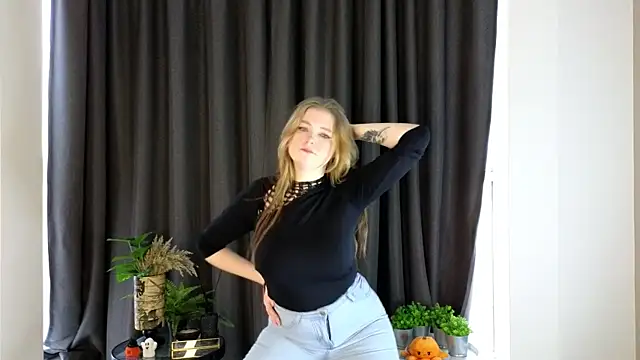 NightSaffron's cam snapshot