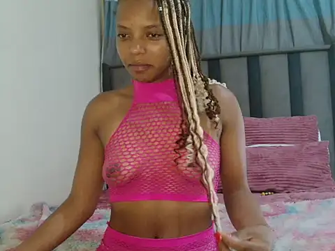 PrettyWeird's cam snapshot