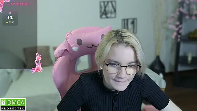 Megan_Lora's cam snapshot