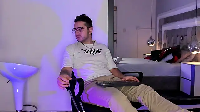 Ethan_Greys's cam snapshot