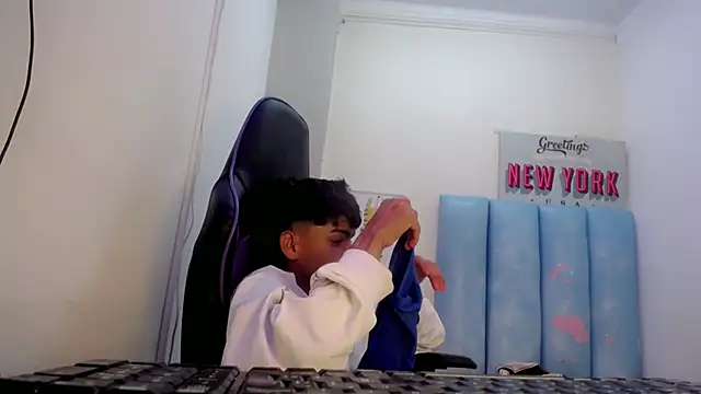 Lil_babyyy_'s cam snapshot